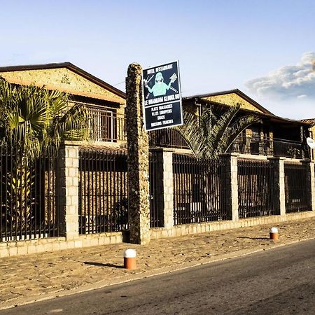 Hotel Restaurant Le Miamiam Glouglou Ambositra Buitenkant foto