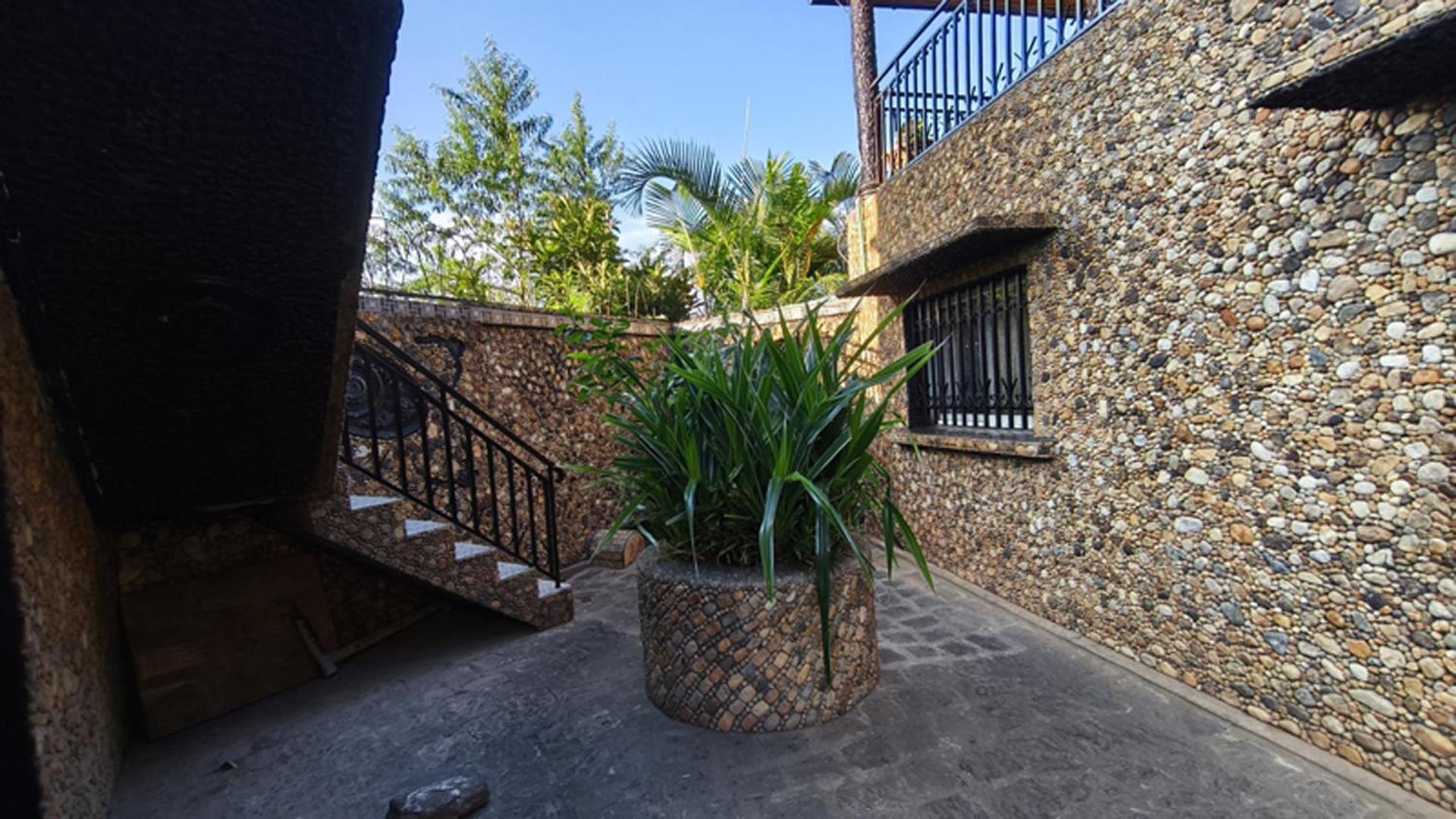 Hotel Restaurant Le Miamiam Glouglou Ambositra Buitenkant foto