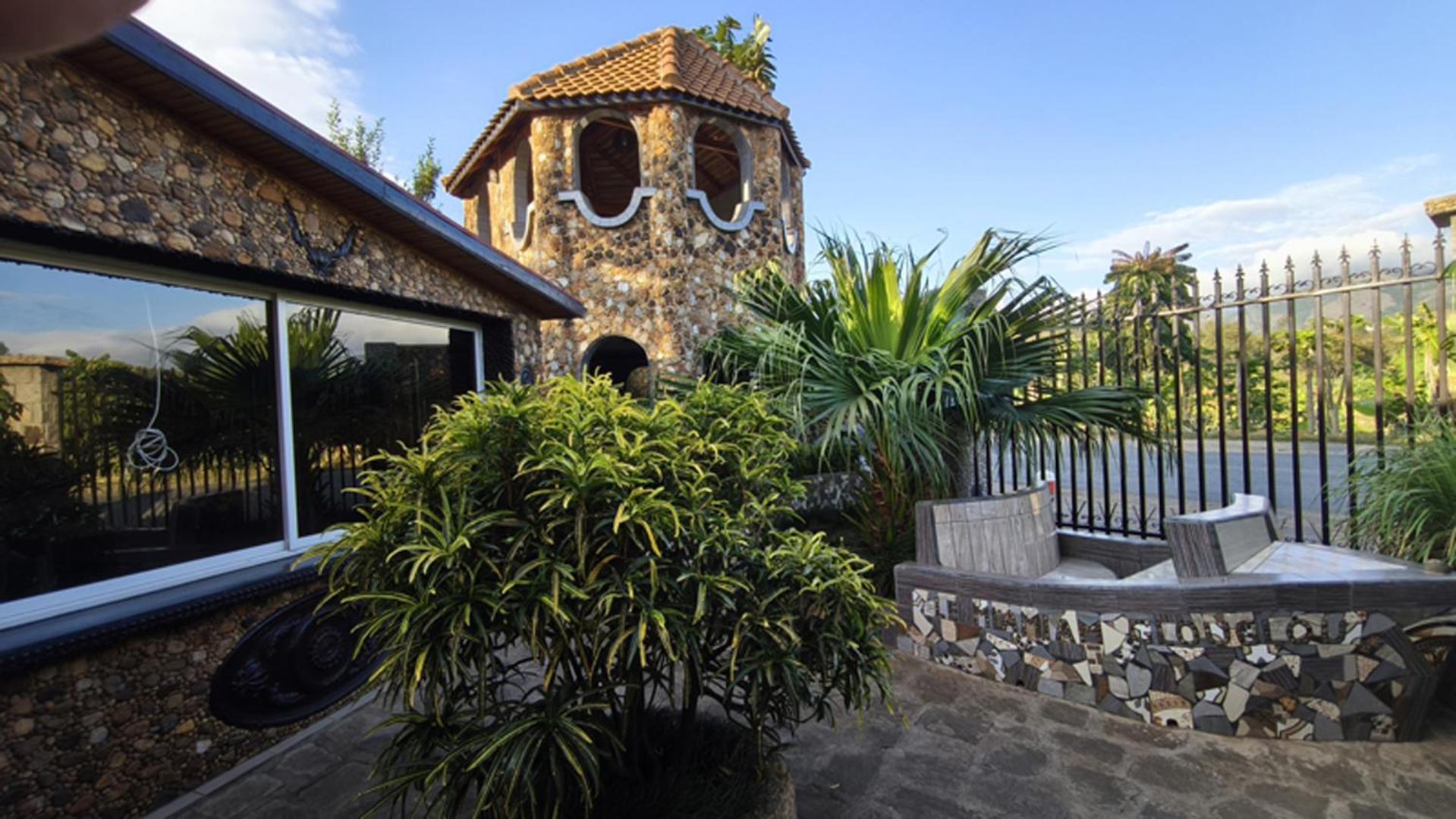 Hotel Restaurant Le Miamiam Glouglou Ambositra Buitenkant foto