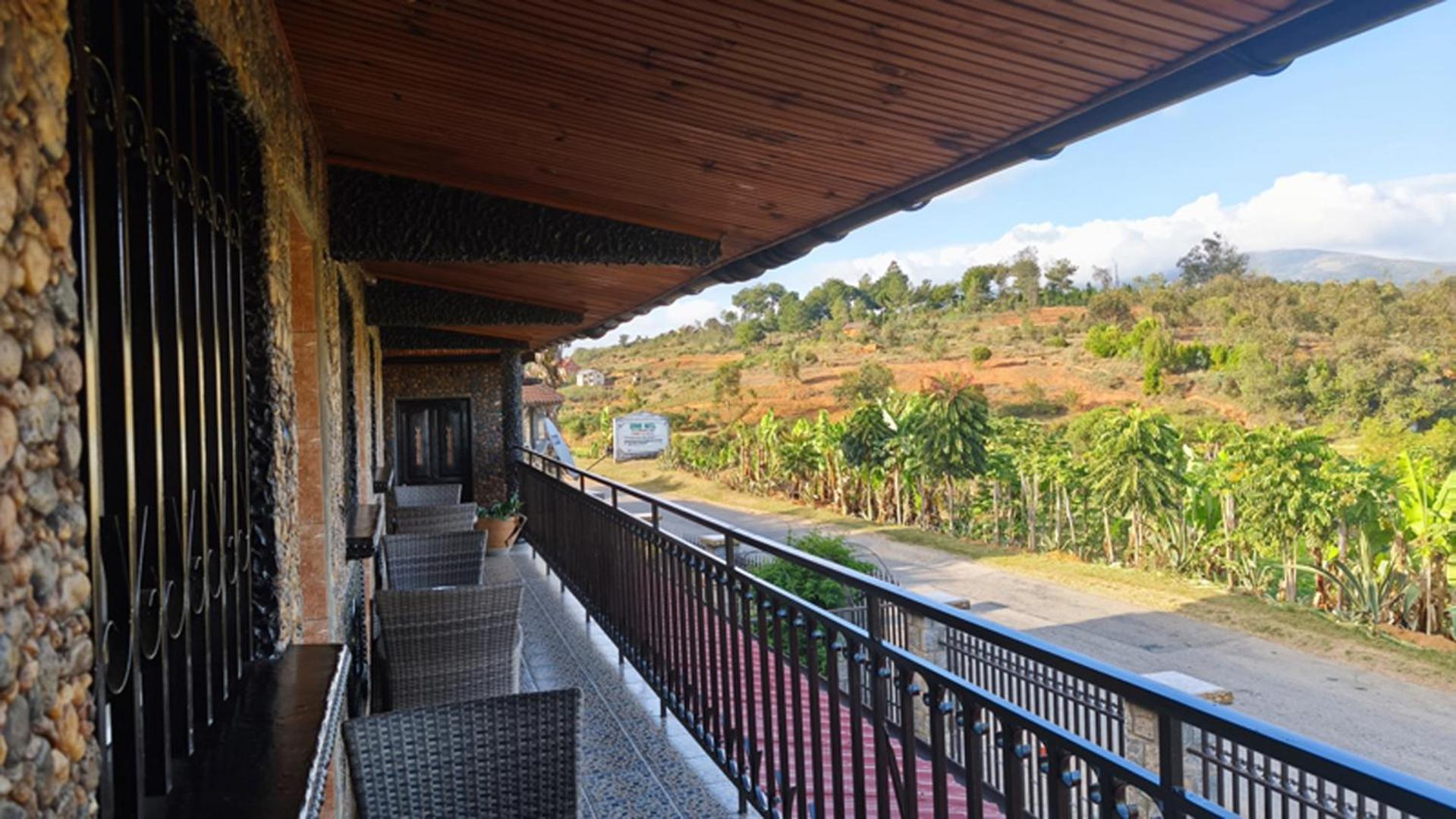 Hotel Restaurant Le Miamiam Glouglou Ambositra Buitenkant foto