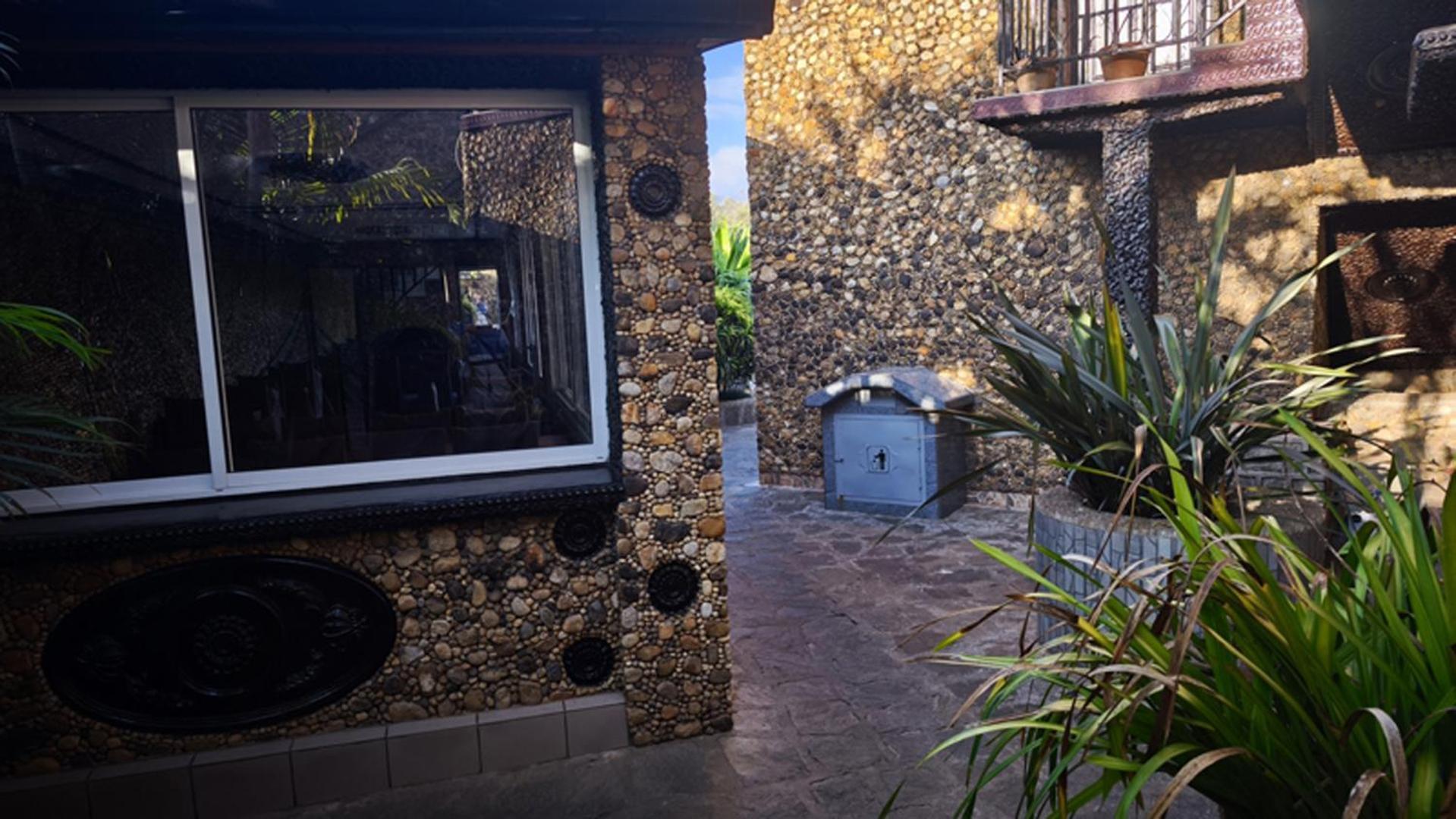 Hotel Restaurant Le Miamiam Glouglou Ambositra Buitenkant foto