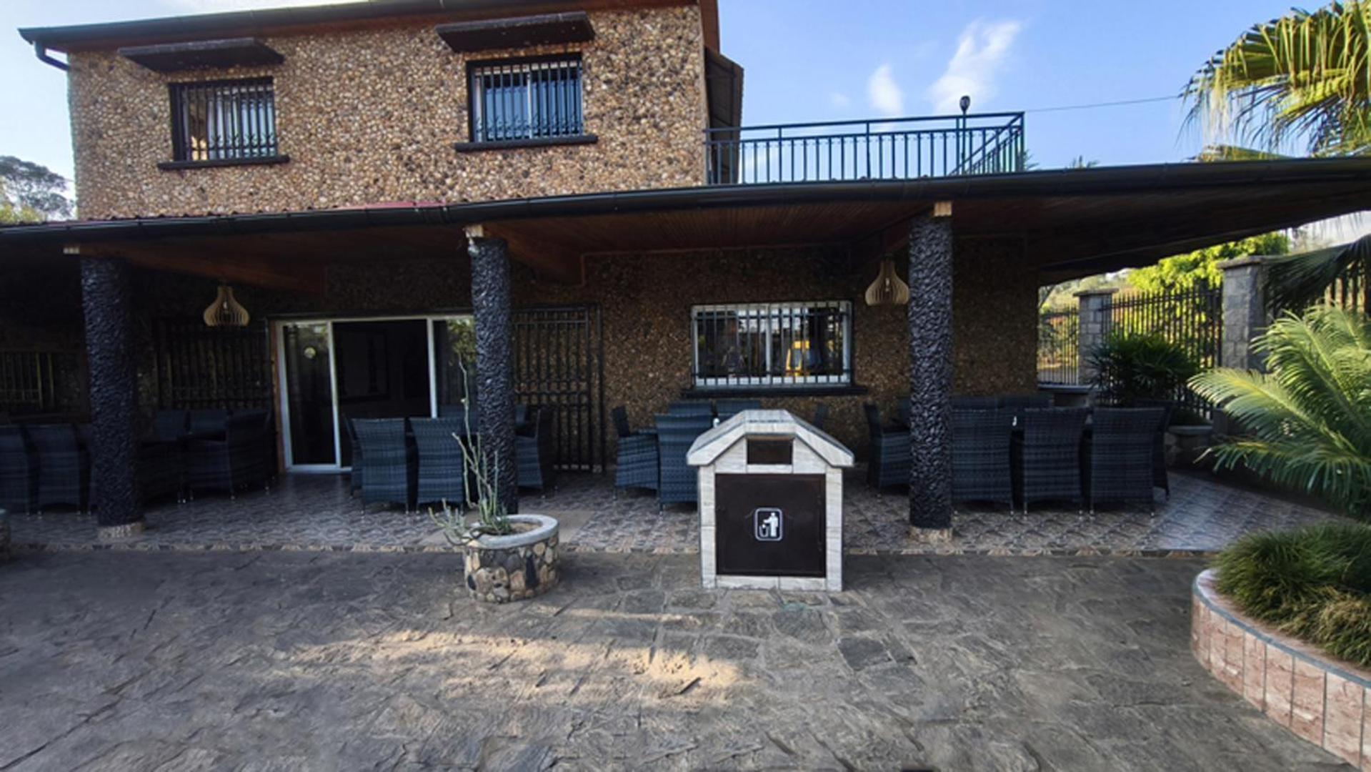 Hotel Restaurant Le Miamiam Glouglou Ambositra Buitenkant foto
